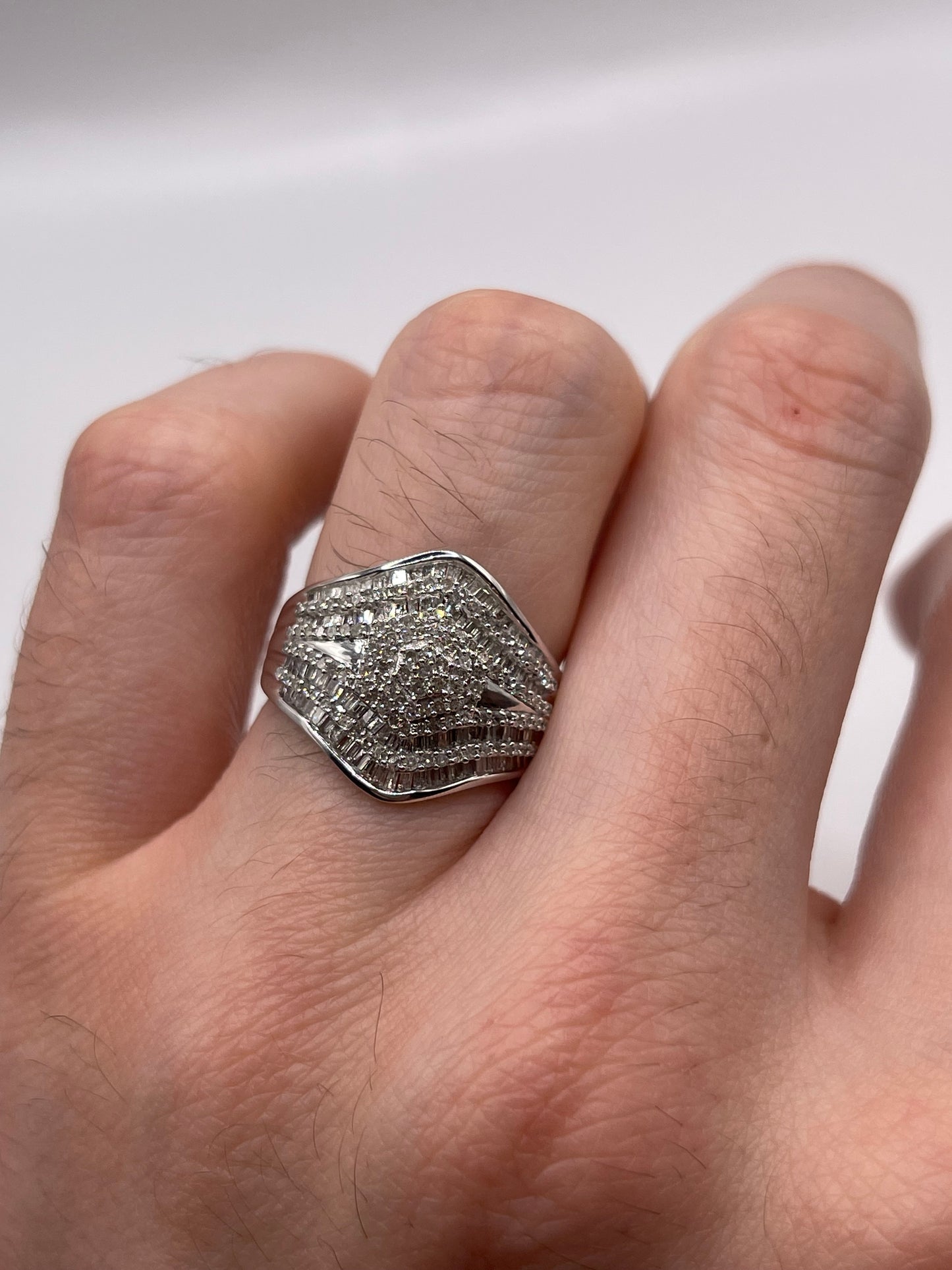 9ct white gold diamond cluster ring