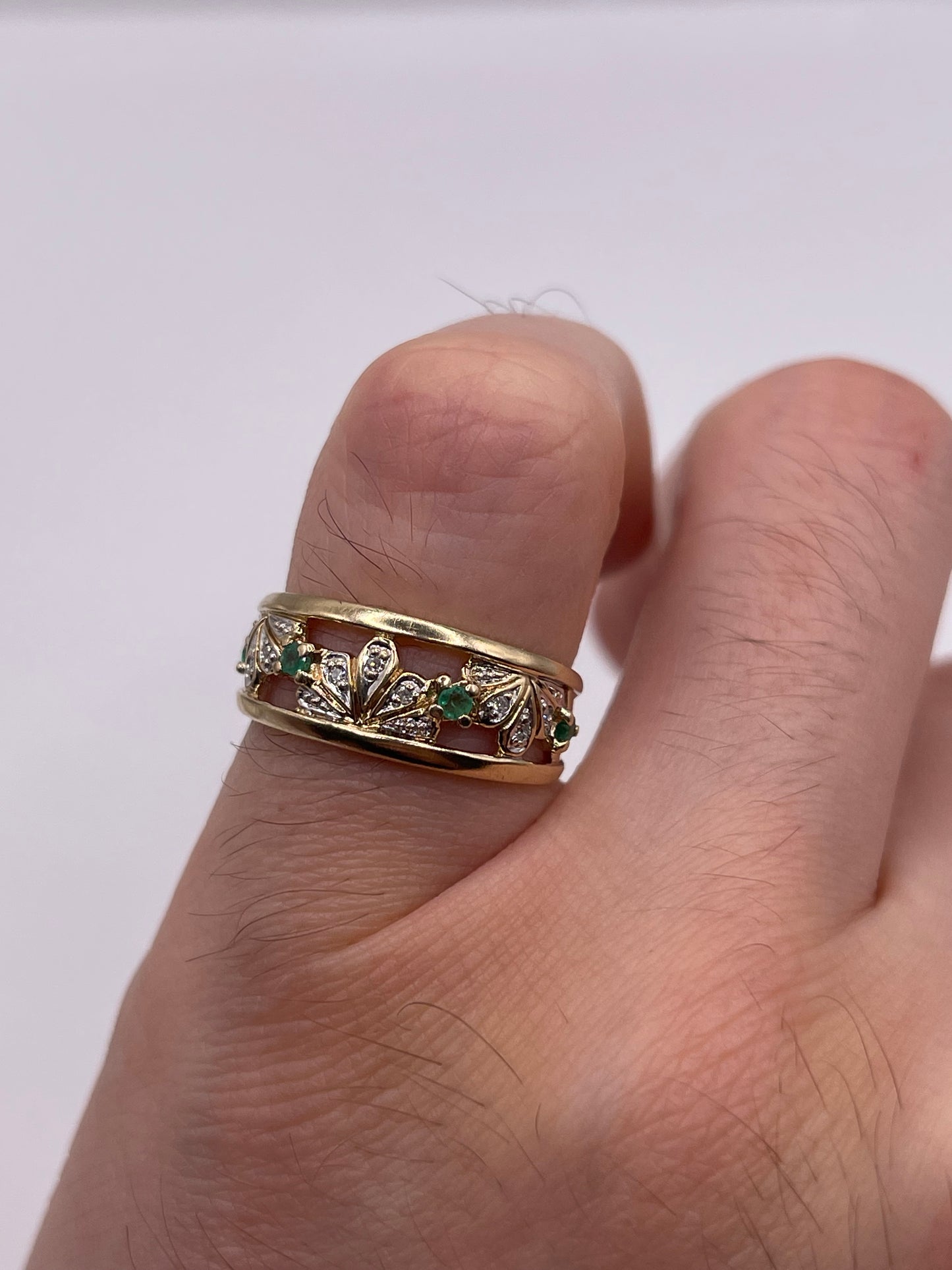 9ct gold emerald and diamond ring