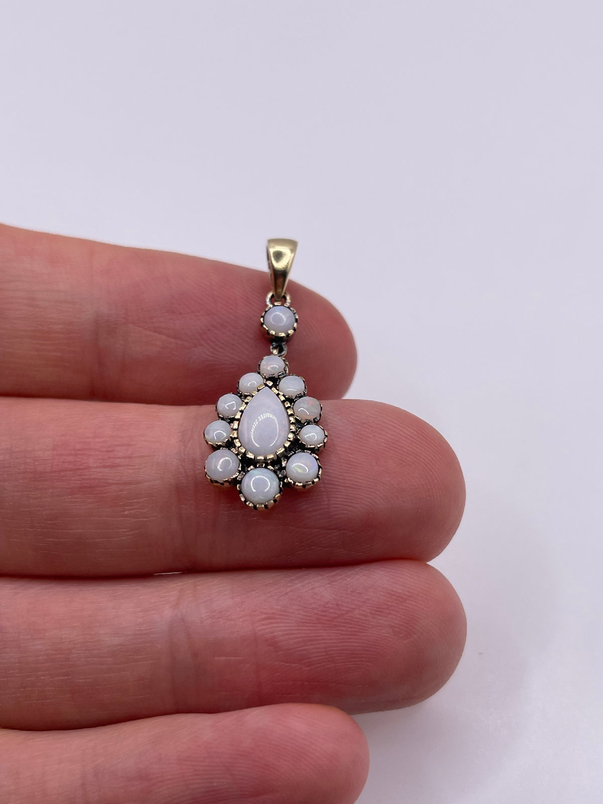 9ct gold opal cluster pendant