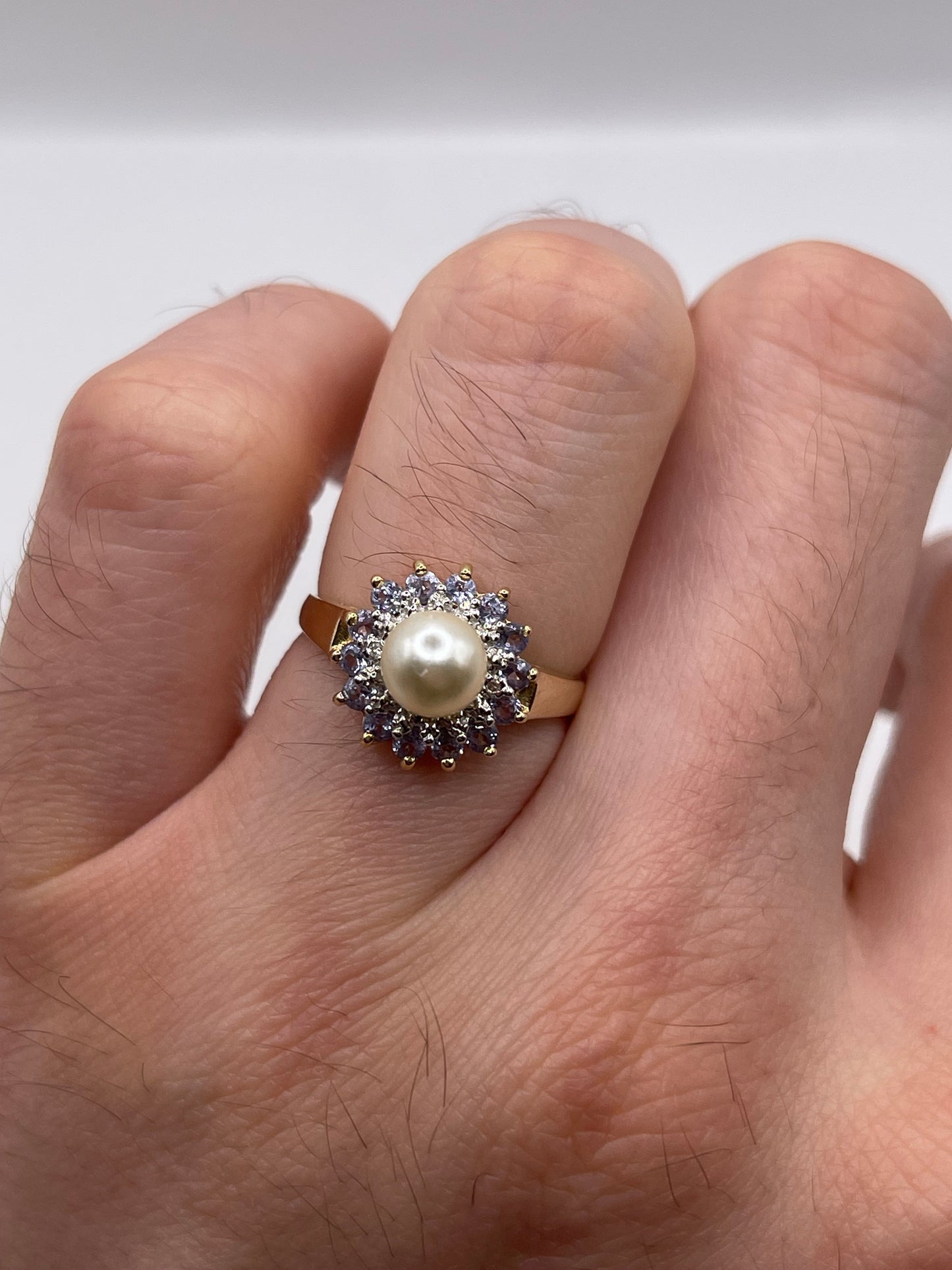 14ct gold tanzanite, pearl and diamond ring