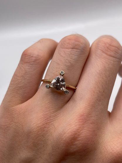 9ct gold morganite and diamond ring