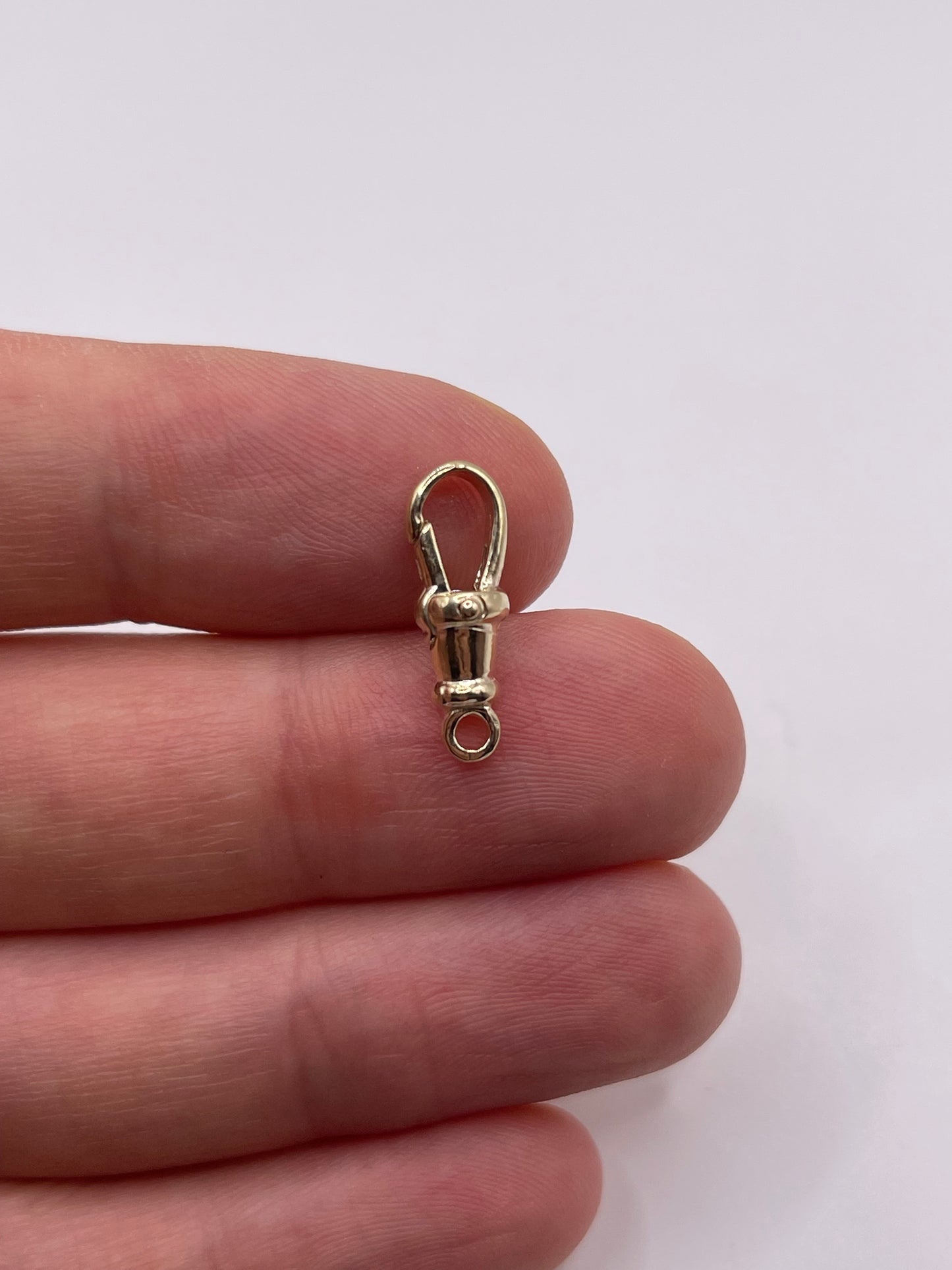 9ct gold dog clip C