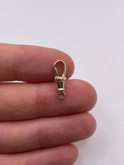 9ct gold dog clip C