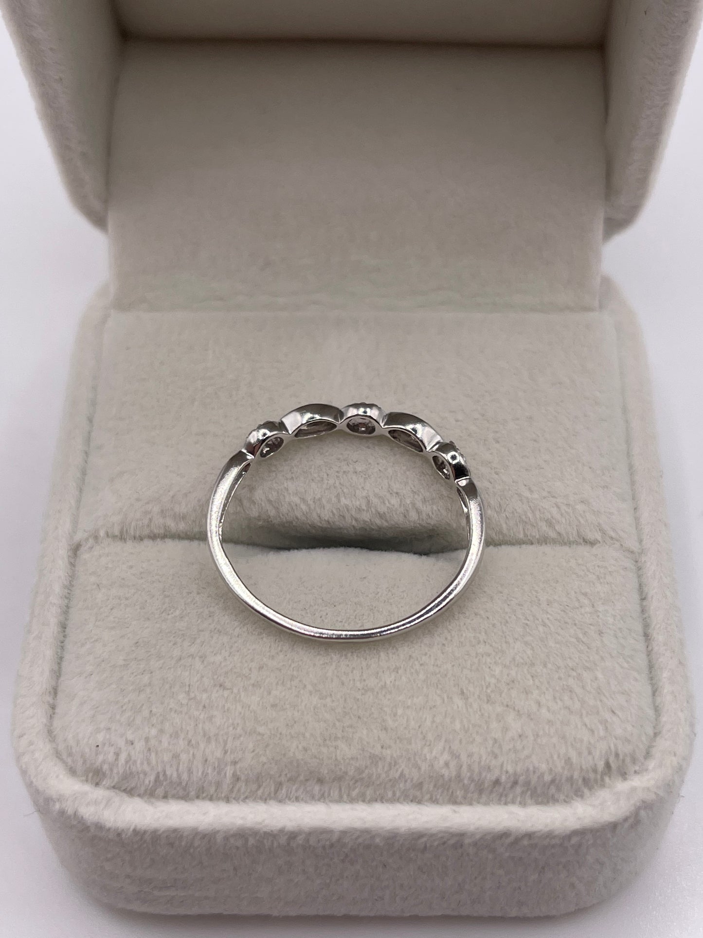 9ct white gold diamond ring