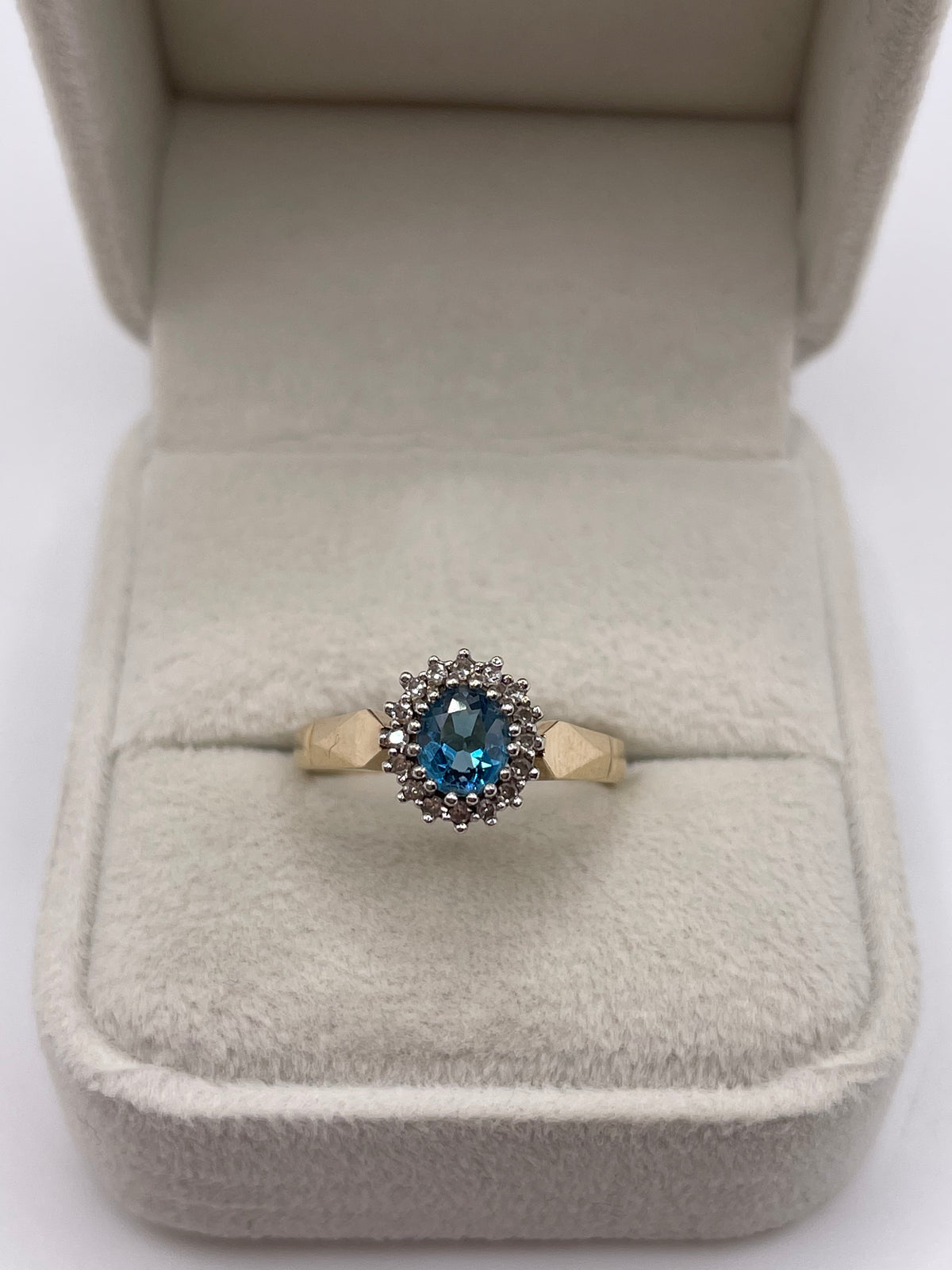 9ct gold topaz and diamond ring