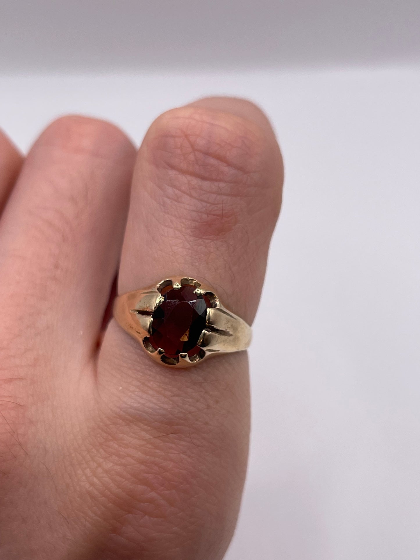 9ct gold garnet gypsy ring