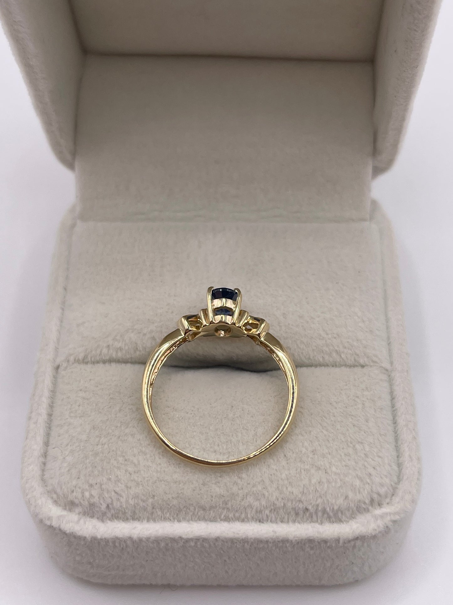 9ct gold kyanite and diamond ring