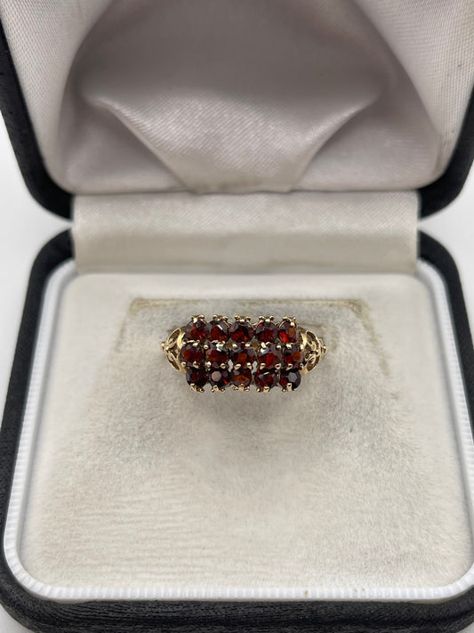 9ct gold garnet cluster ring