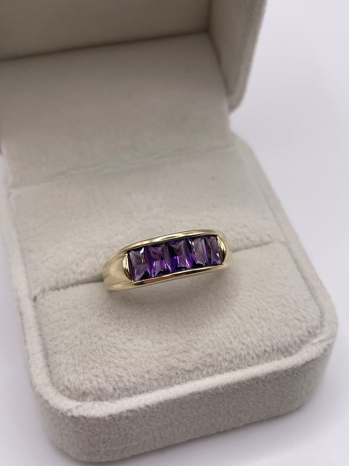 9ct gold amethyst ring