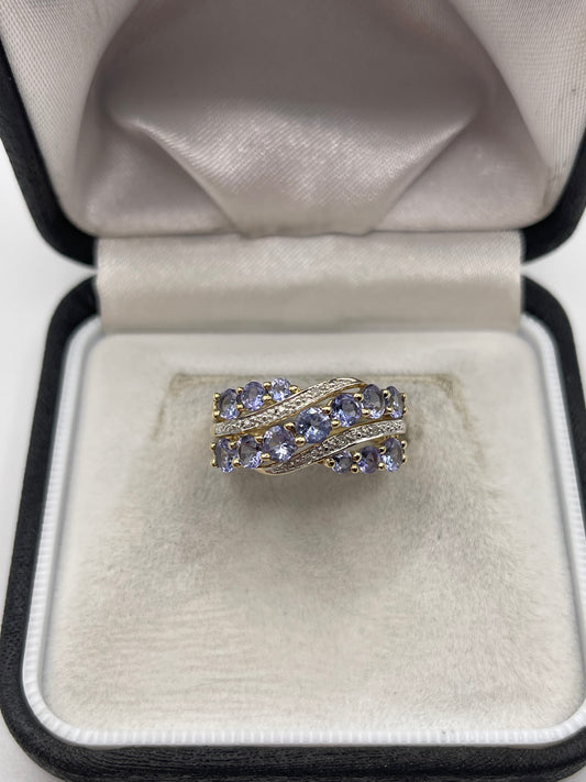 9ct gold tanzanite and diamond ring