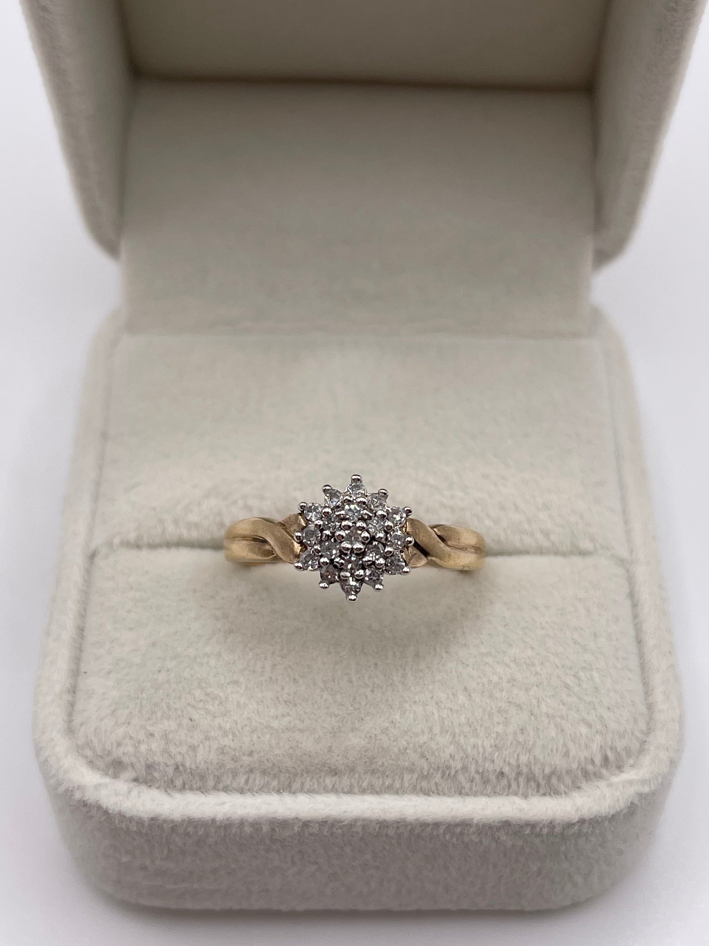 9ct gold diamond cluster ring