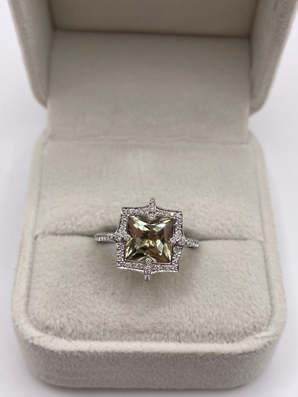 18ct white gold csarite and diamond ring