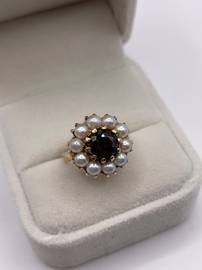9ct gold garnet and pearl ring