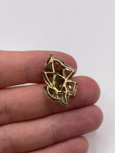 Load image into Gallery viewer, 9ct gold peridot cluster pendant
