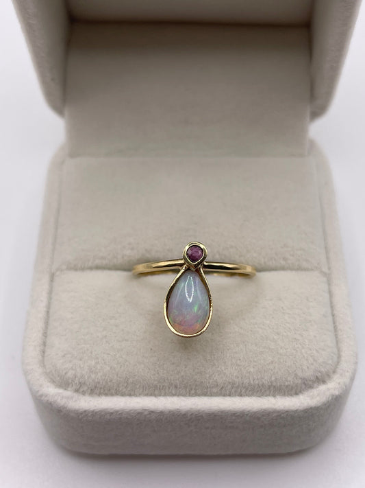 14ct gold opal and ruby ring