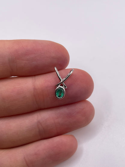 9ct white gold emerald pendant