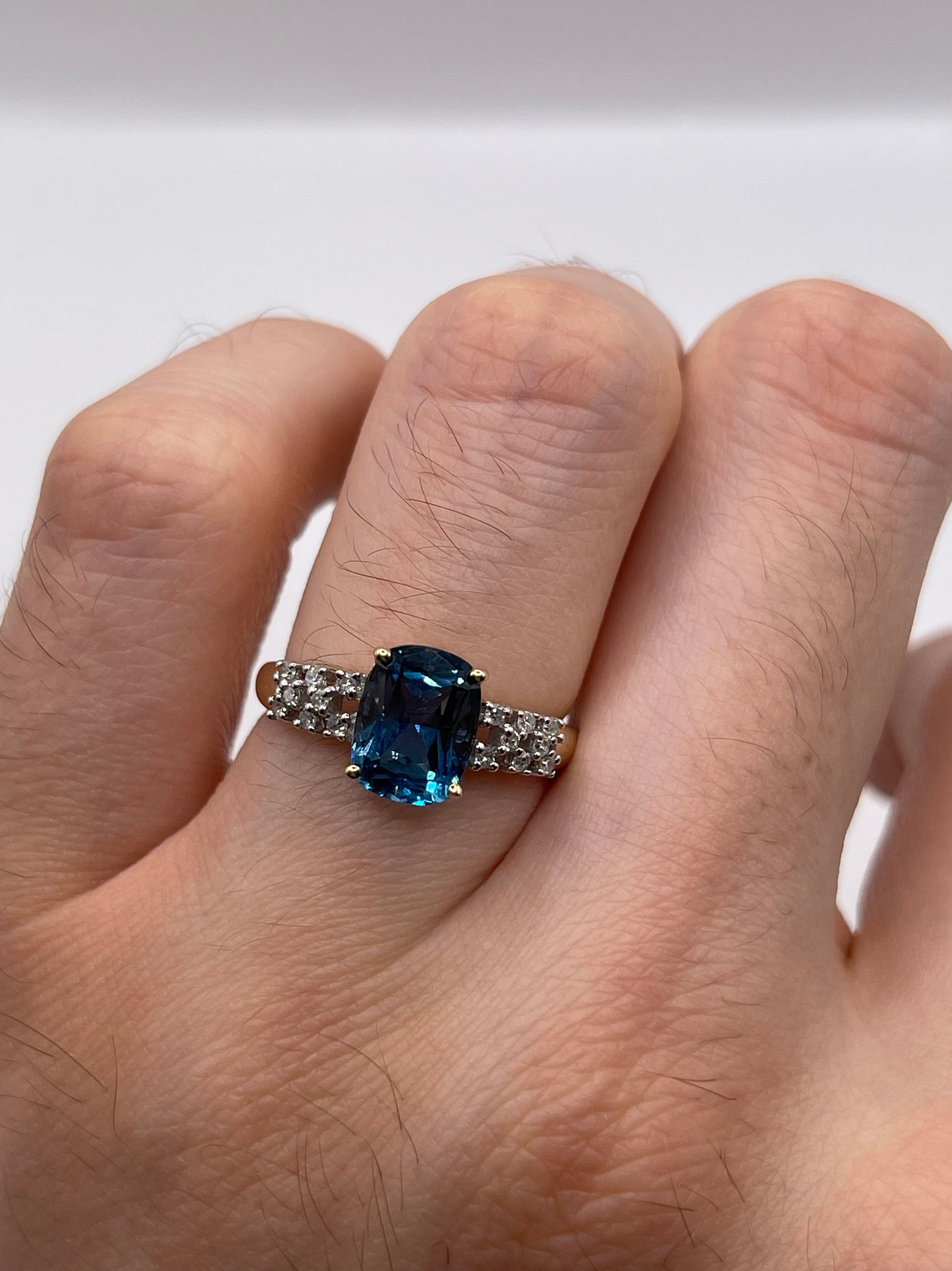 9ct gold topaz and diamond ring