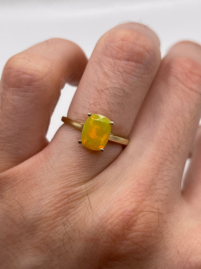 9ct gold opal ring
