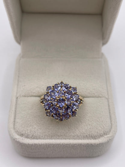 9ct gold tanzanite and diamond ring