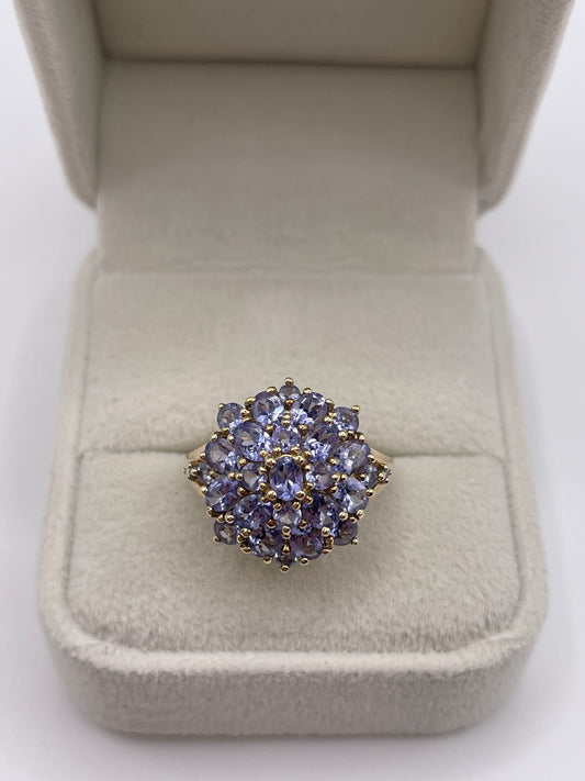 9ct gold tanzanite and diamond ring