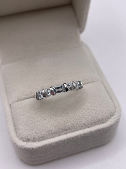 9ct white gold aquamarine ring