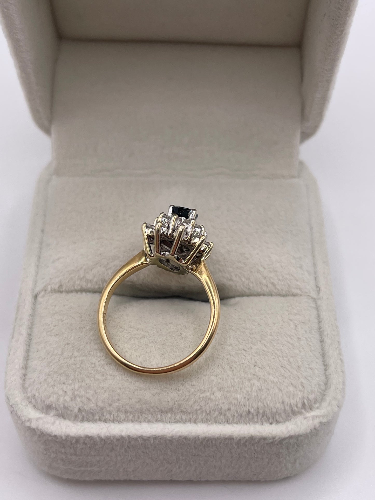 14ct gold sapphire and diamond ring