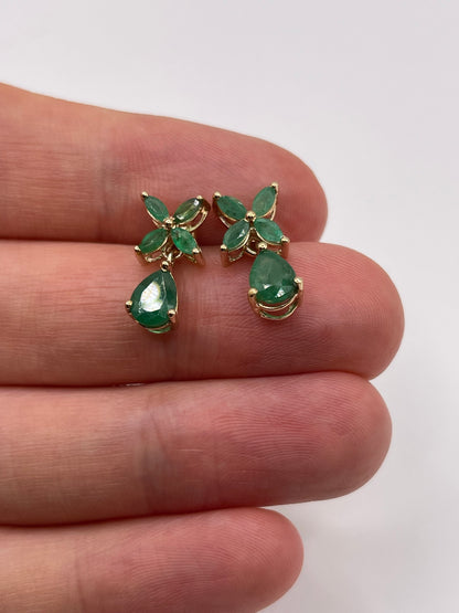 9ct gold emerald earrings