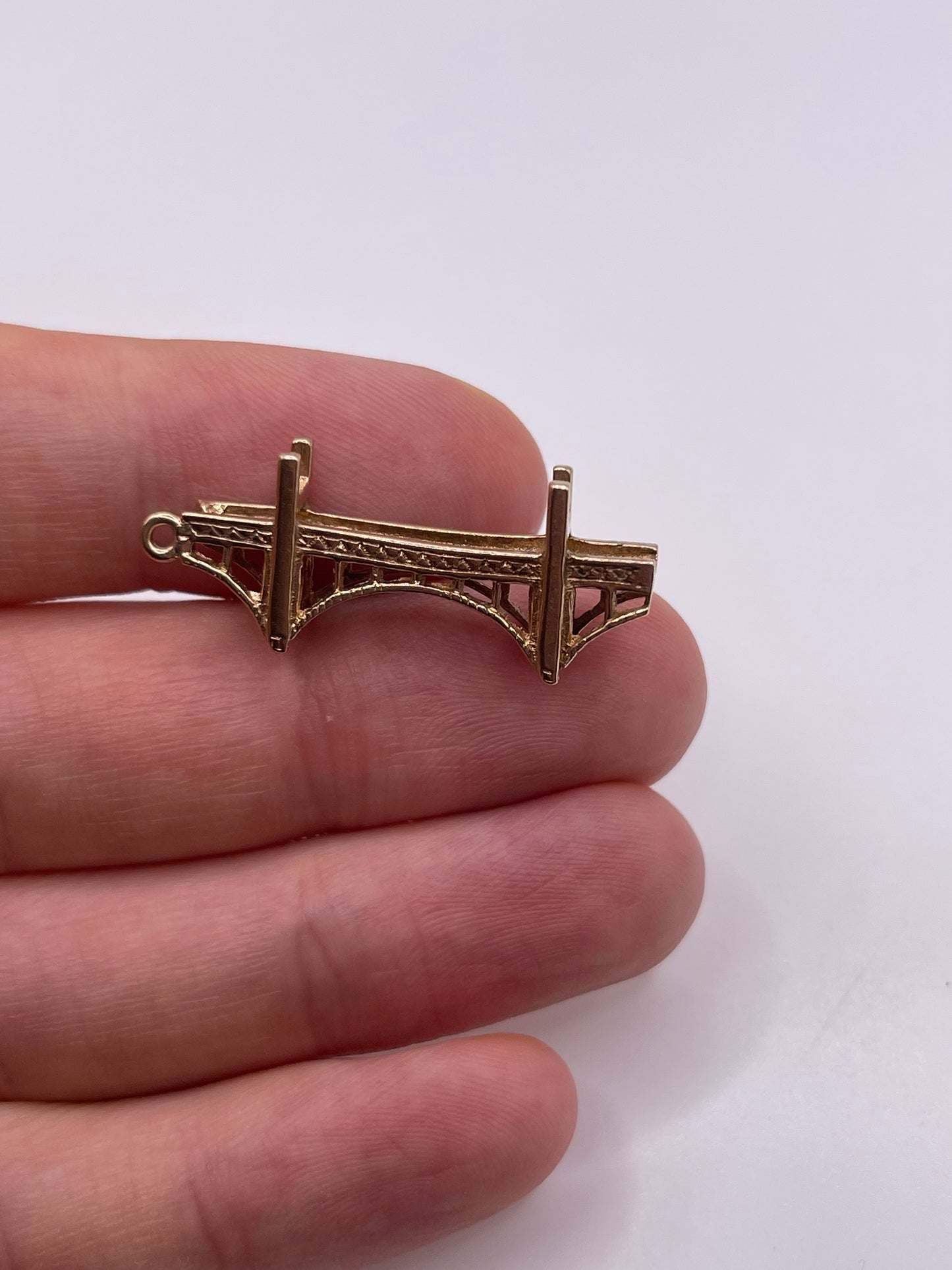9ct gold Golden Gate Bridge charm