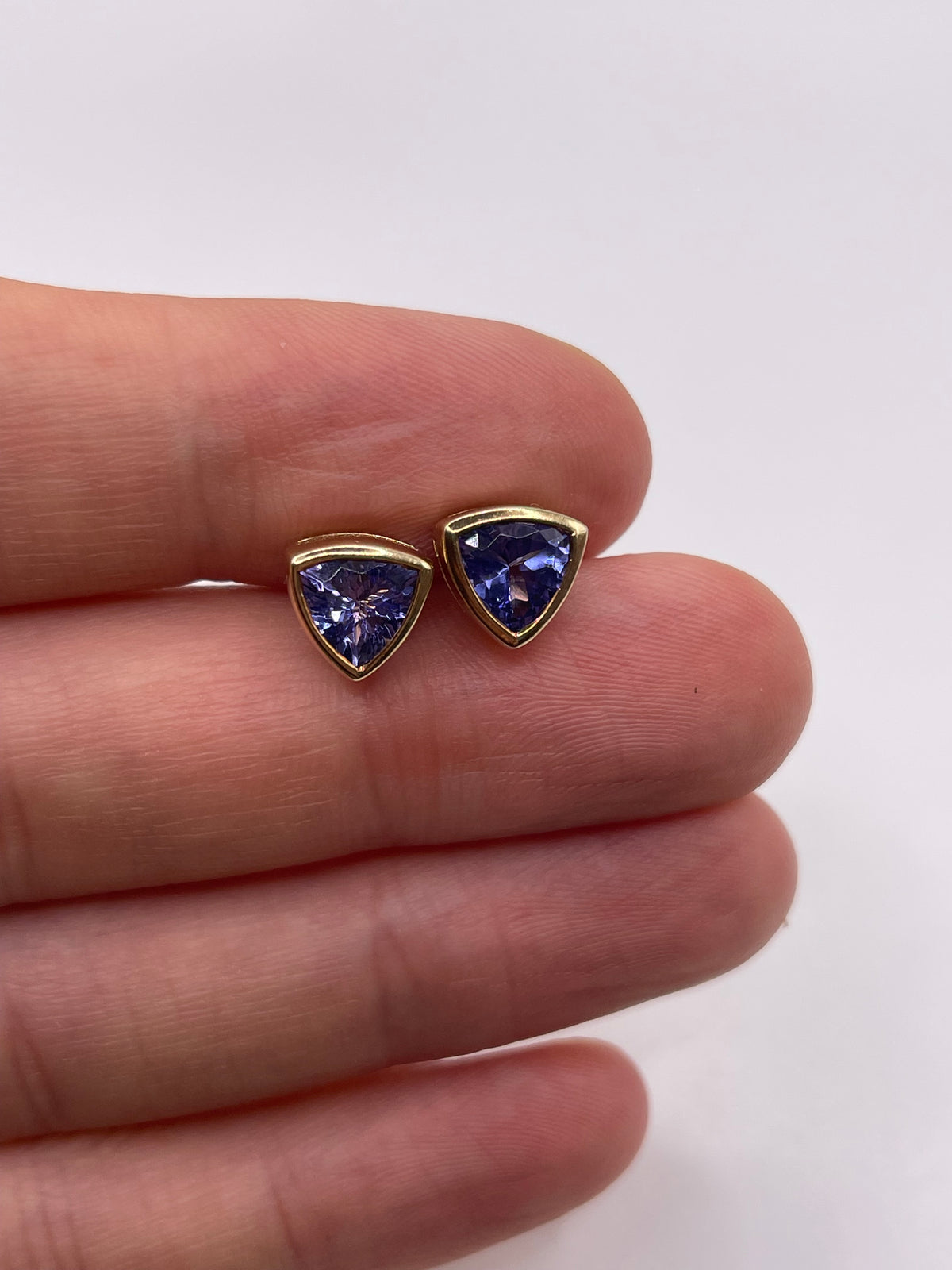 9ct gold tanzanite earrings