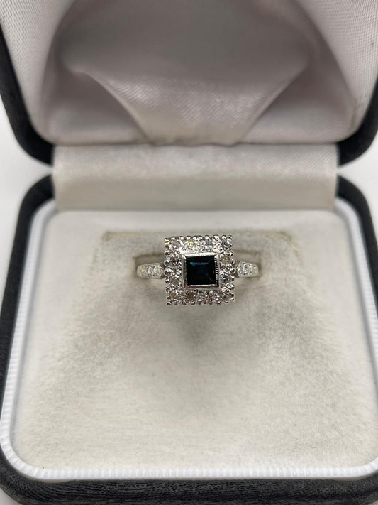 18ct gold sapphire and diamond ring