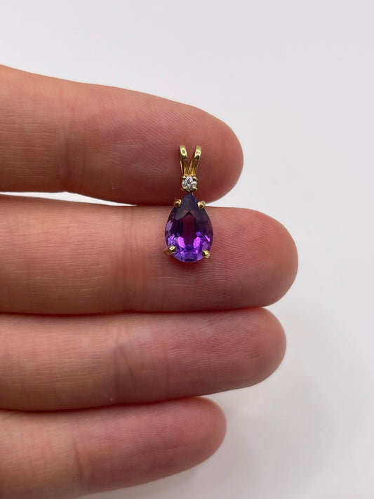 9ct gold amethyst and diamond pendant