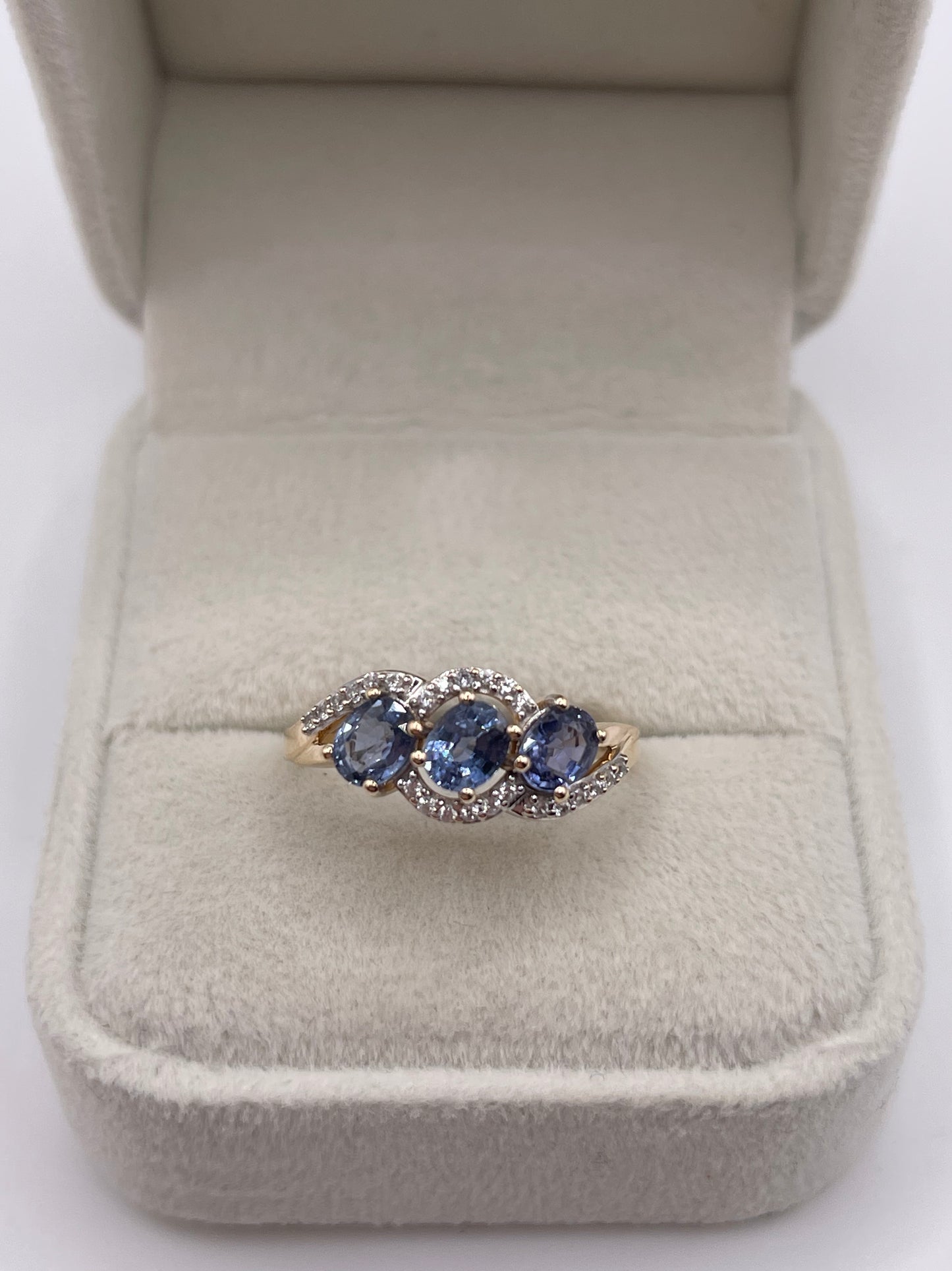 9ct gold sapphire and zircon ring
