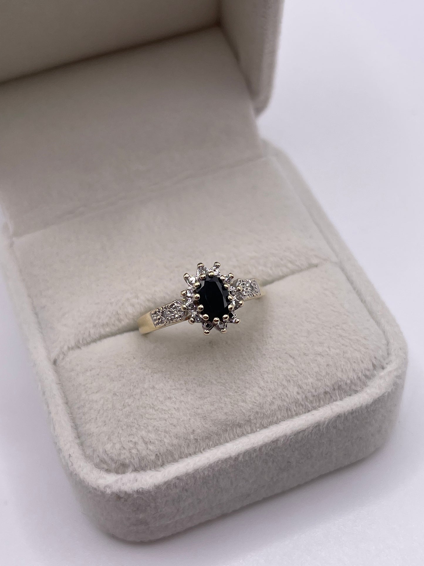 9ct gold sapphire and diamond ring