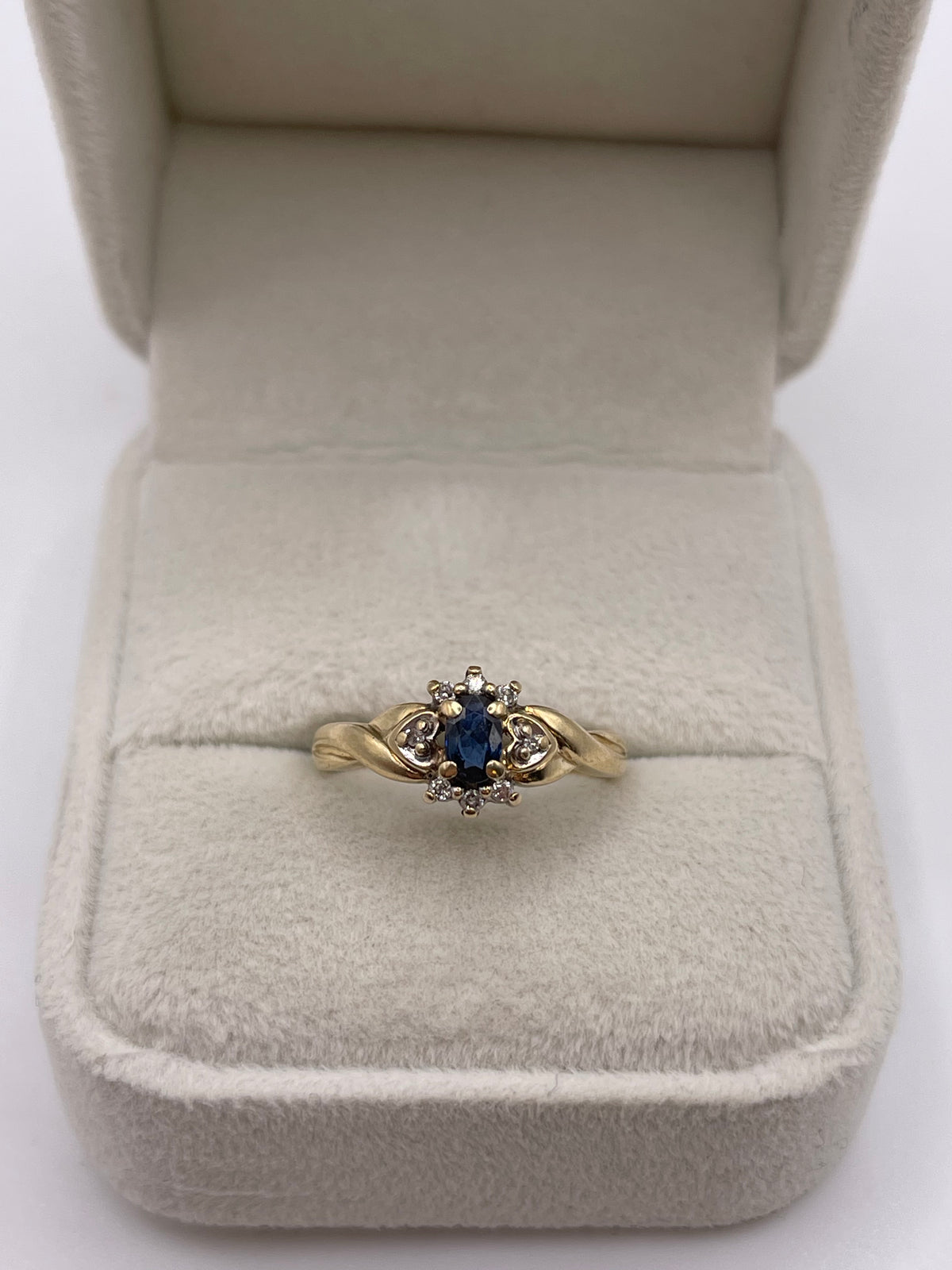 9ct gold sapphire and diamond ring