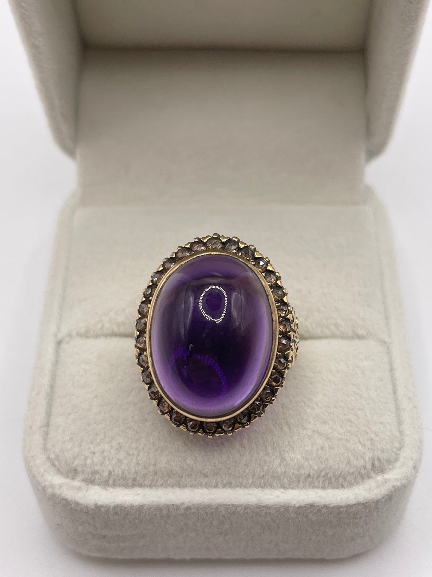 9ct gold cabochon amethyst and diamond ring
