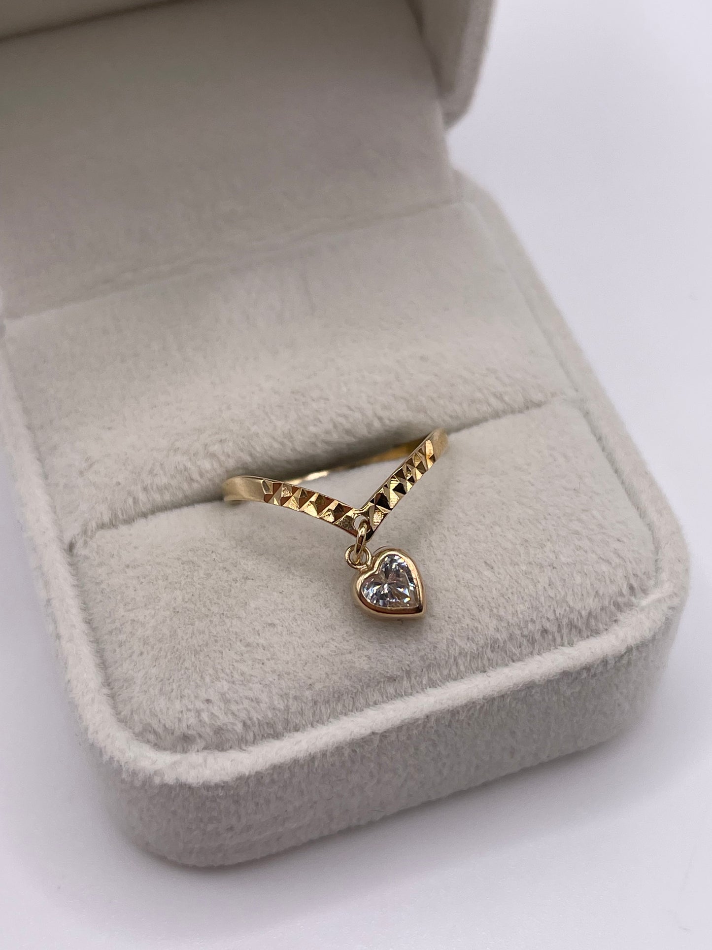 9ct gold cz heart ring