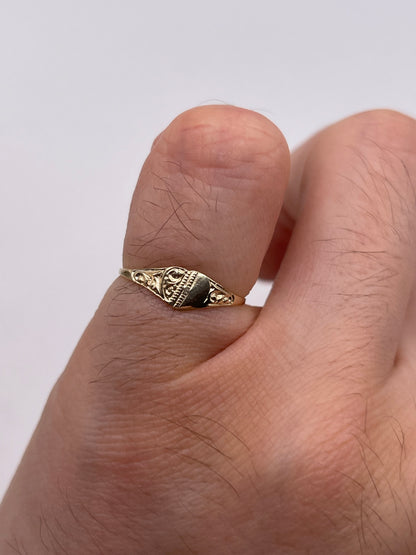 9ct gold signet ring
