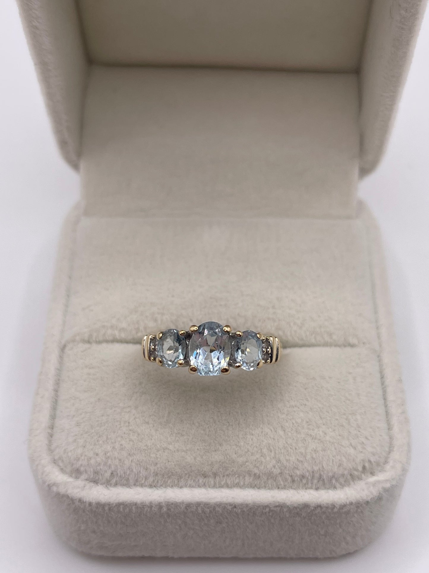 9ct gold topaz and diamond ring