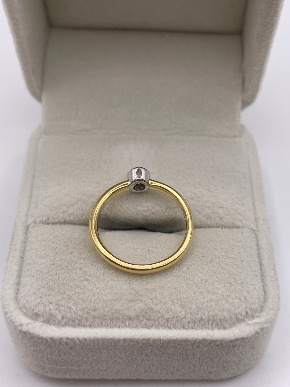 18ct gold diamond ring
