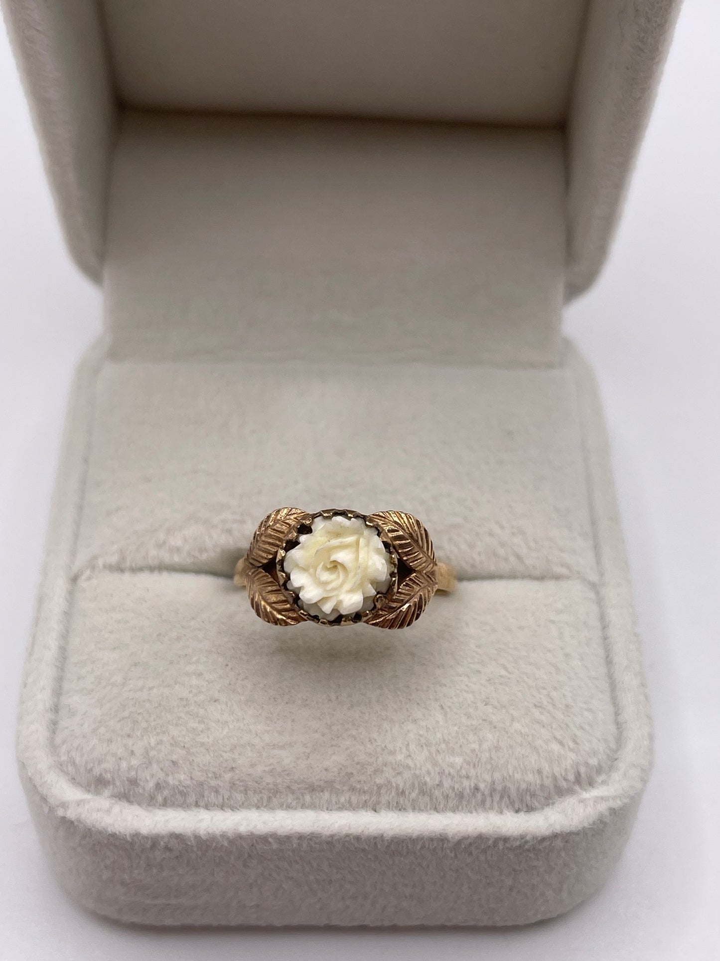 9ct gold carved rose ring