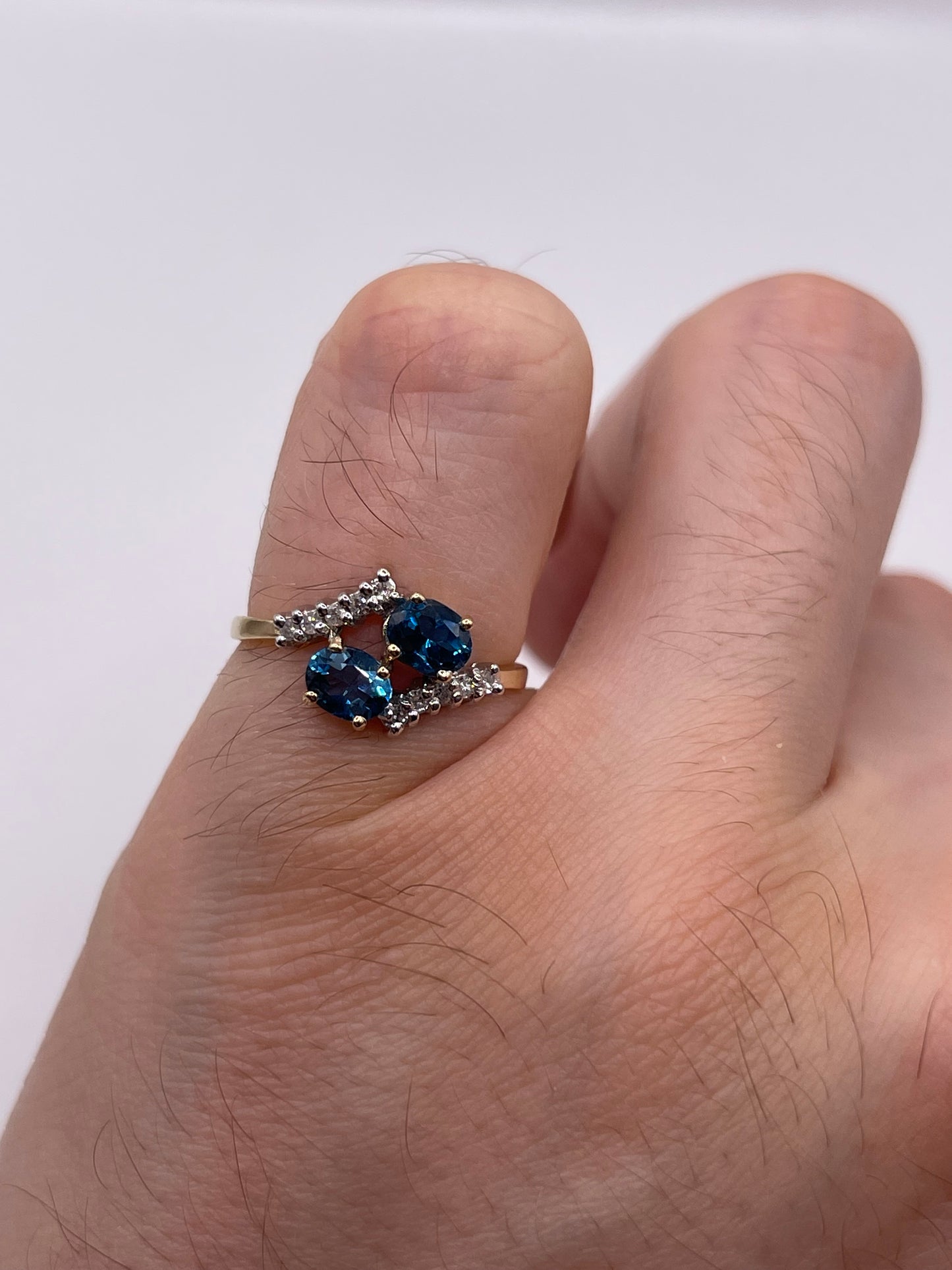 9ct gold topaz and diamond ring