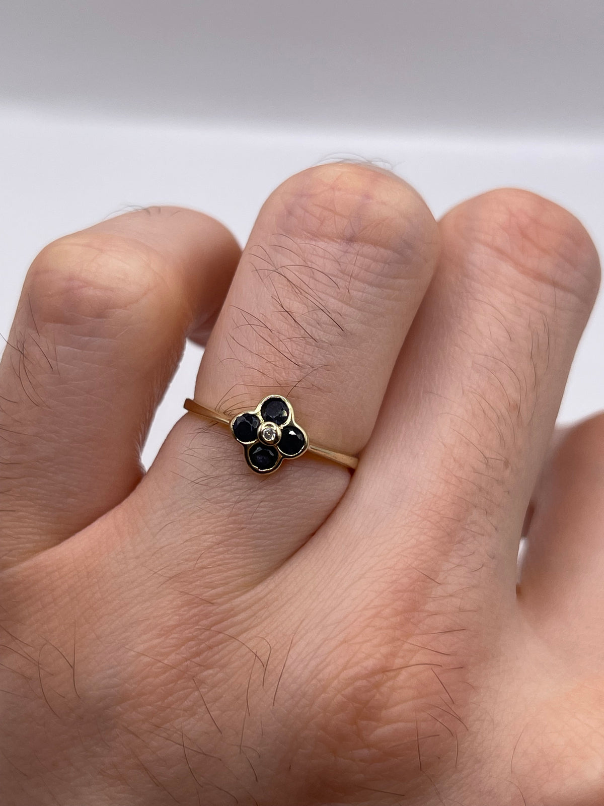 9ct gold sapphire and diamond ring