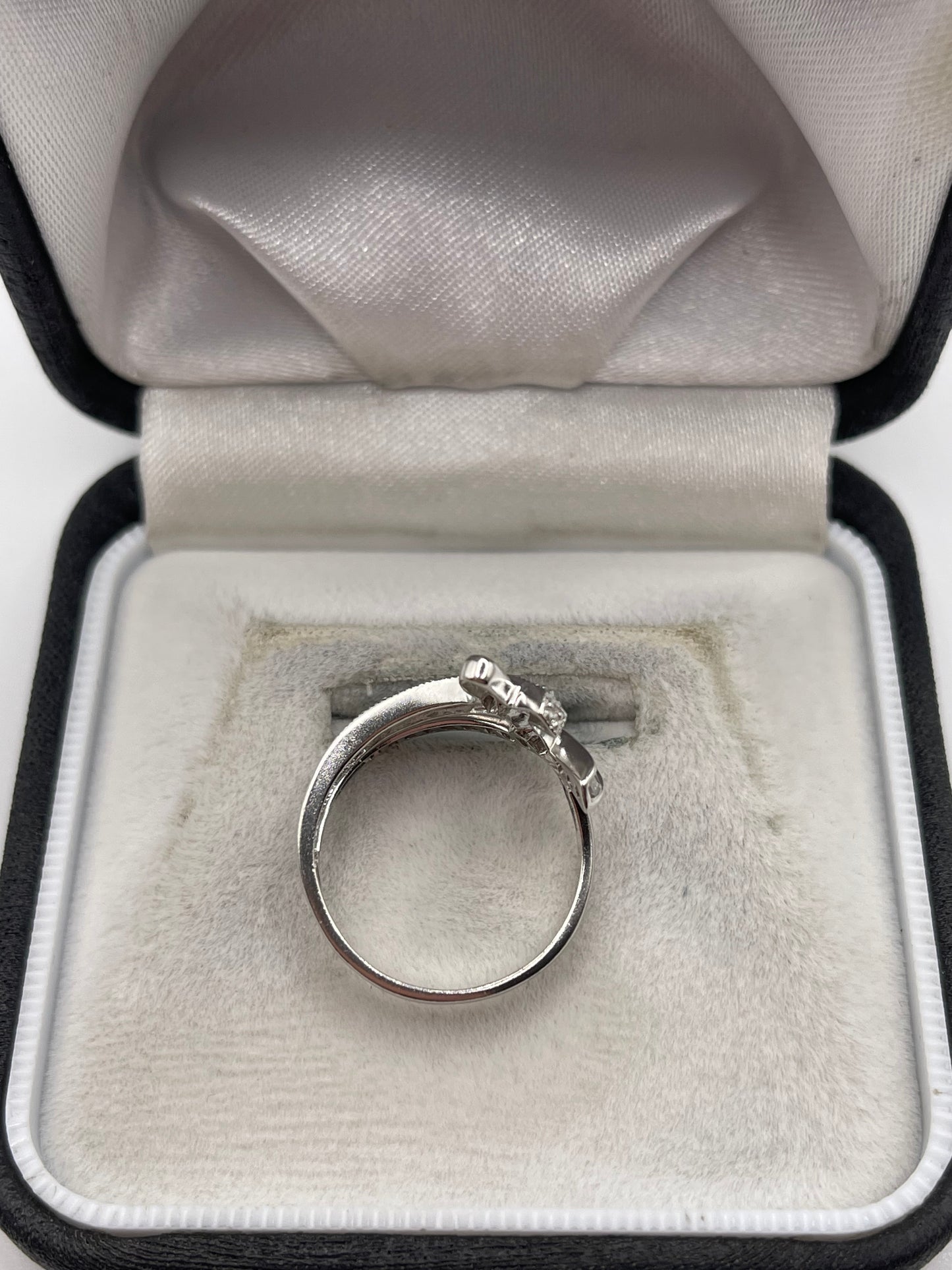 9ct white gold diamond ring