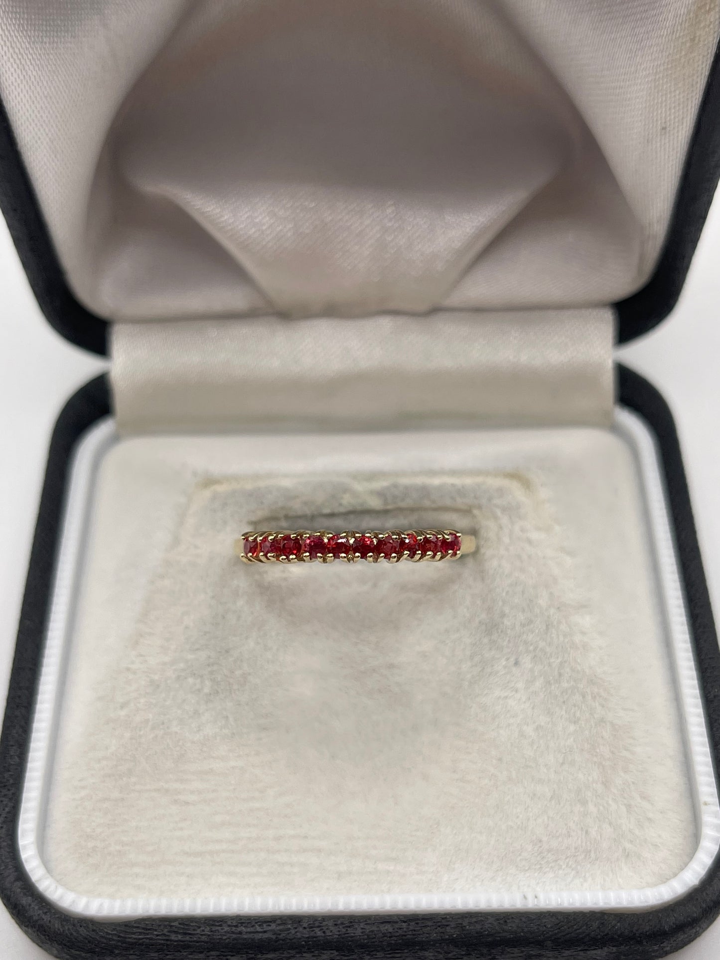 9ct gold spinel ring