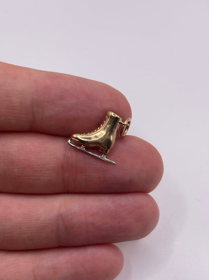 9ct gold ice slake charm