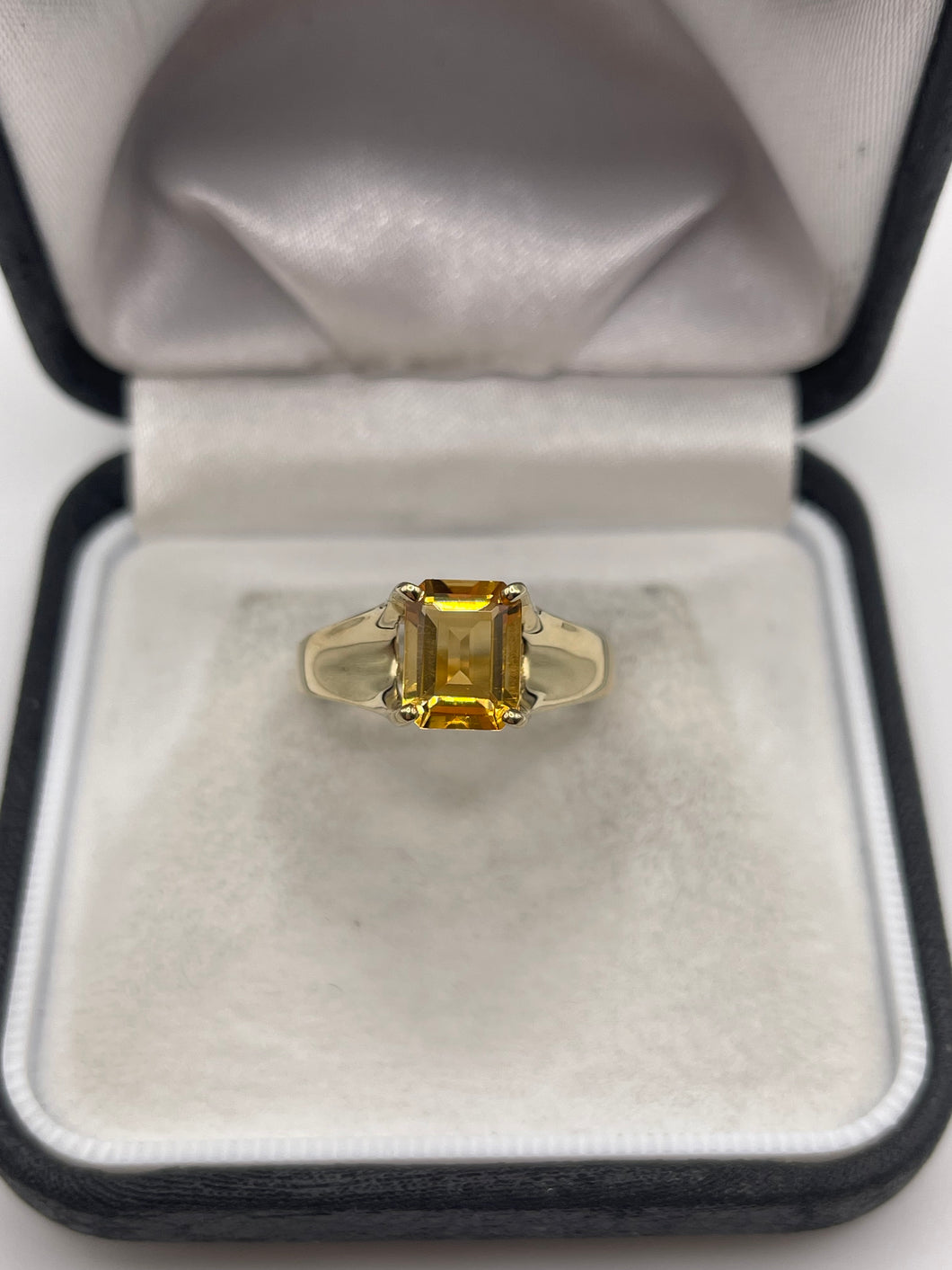 9ct gold citrine ring