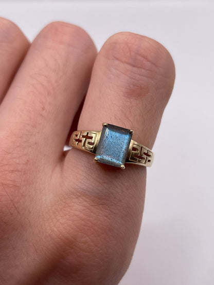 9ct gold labradorite ring