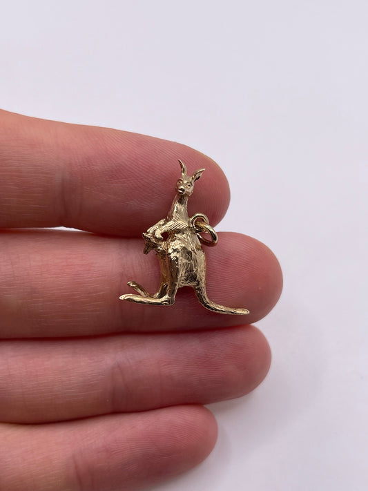 9ct gold kangaroo charm