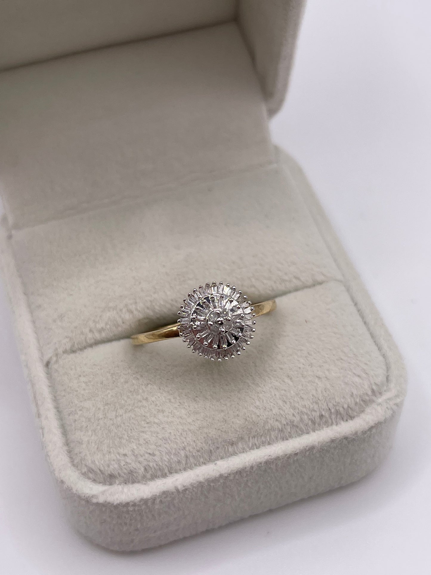9ct gold diamond cluster ring