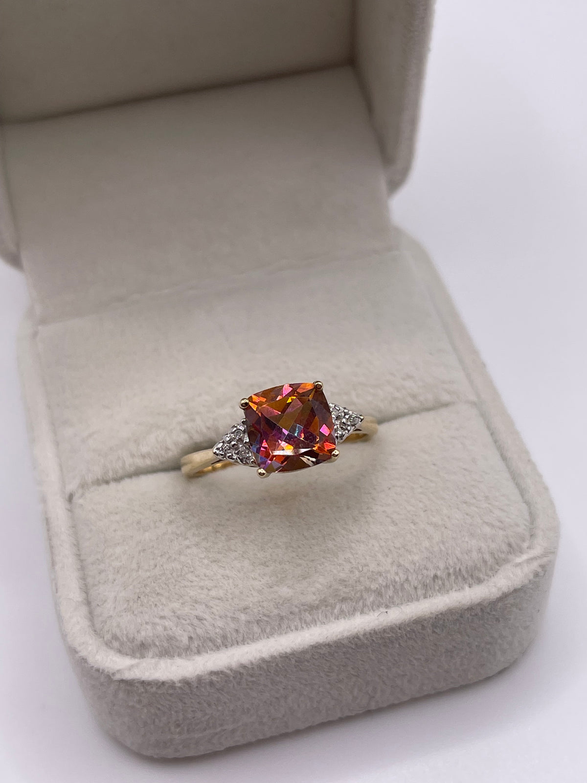 9ct gold topaz and diamond ring